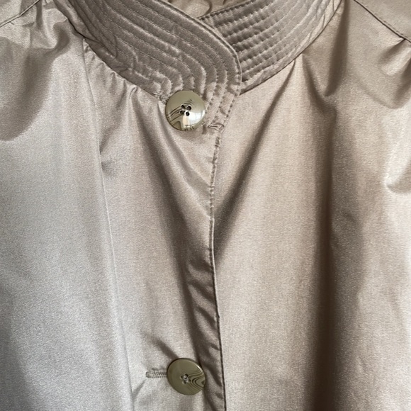Metallic Beige Trench Coat size medium - Picture 3 of 8